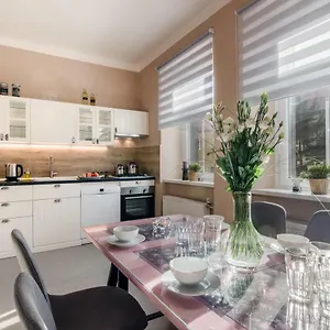  Appartement With Sunny Garden By Michal&friends