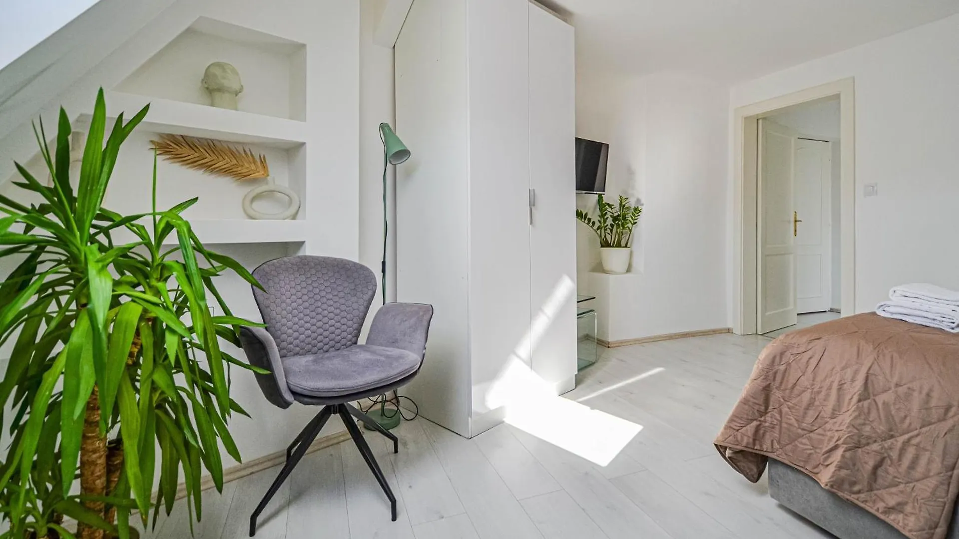 Main Square Quite Air Conditioned Apartment Prague Czech Republic
